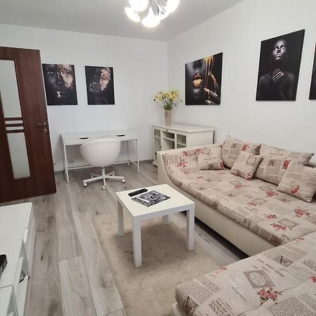 White Glamour Bodzavásár Kültér fotó