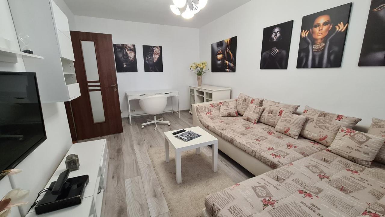 White Glamour Bodzavásár Kültér fotó