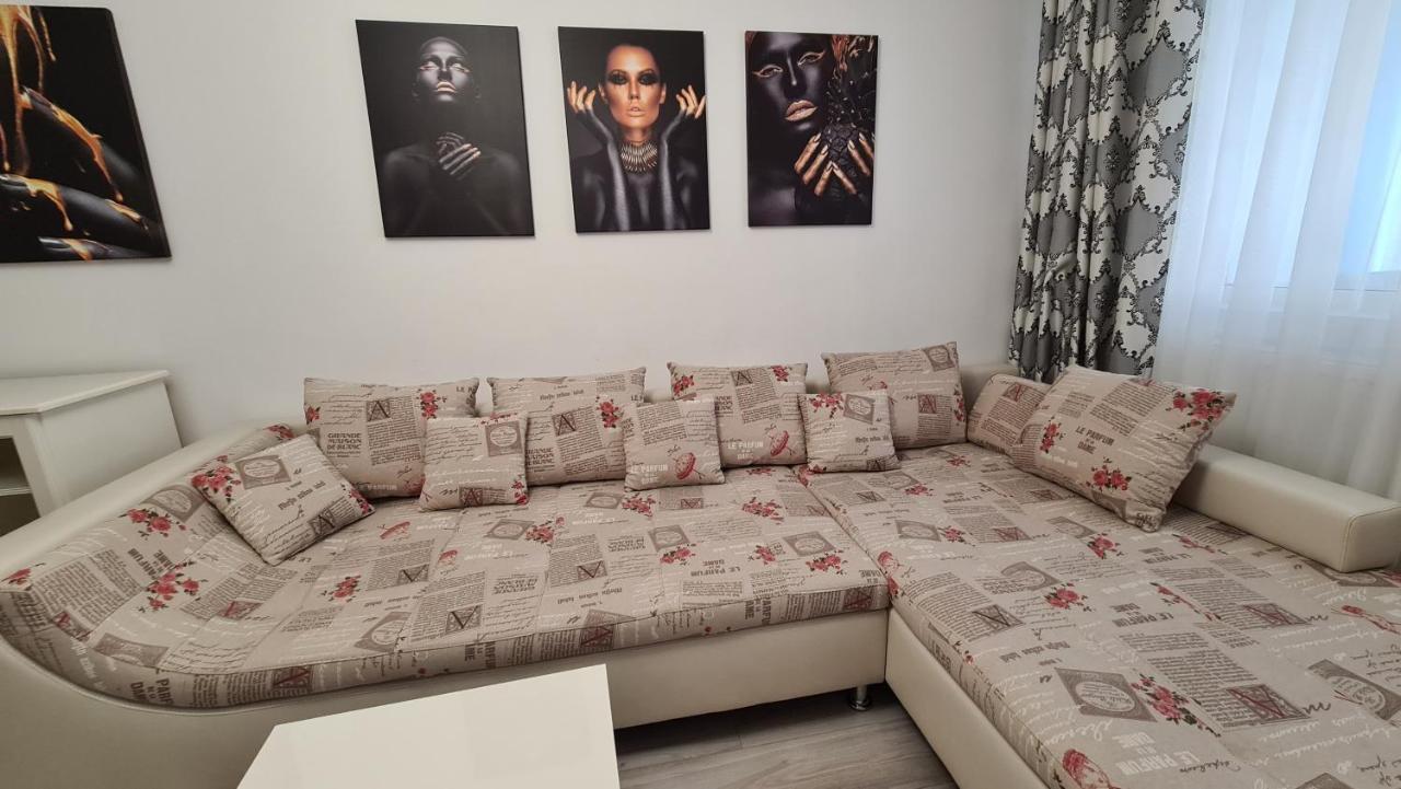 White Glamour Bodzavásár Kültér fotó