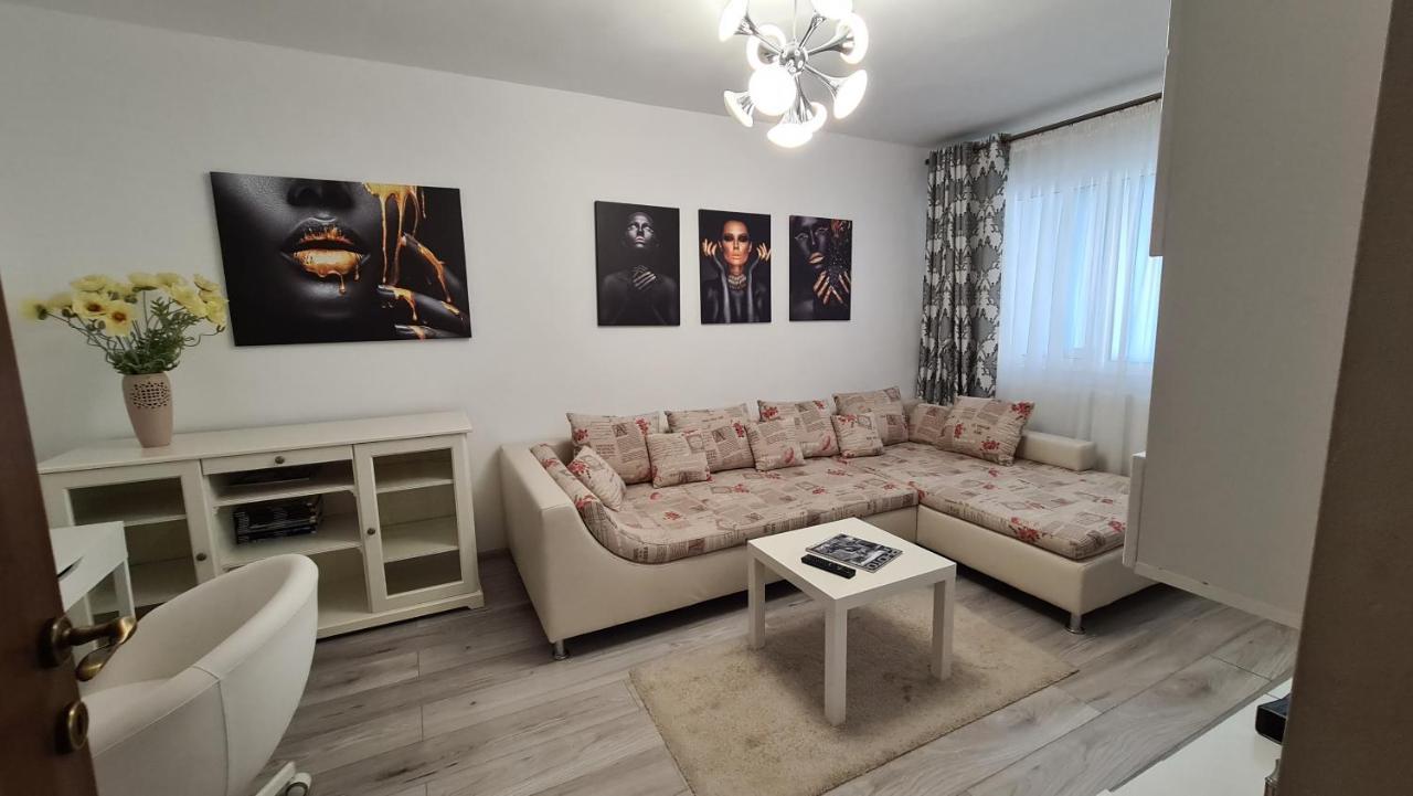 White Glamour Bodzavásár Kültér fotó