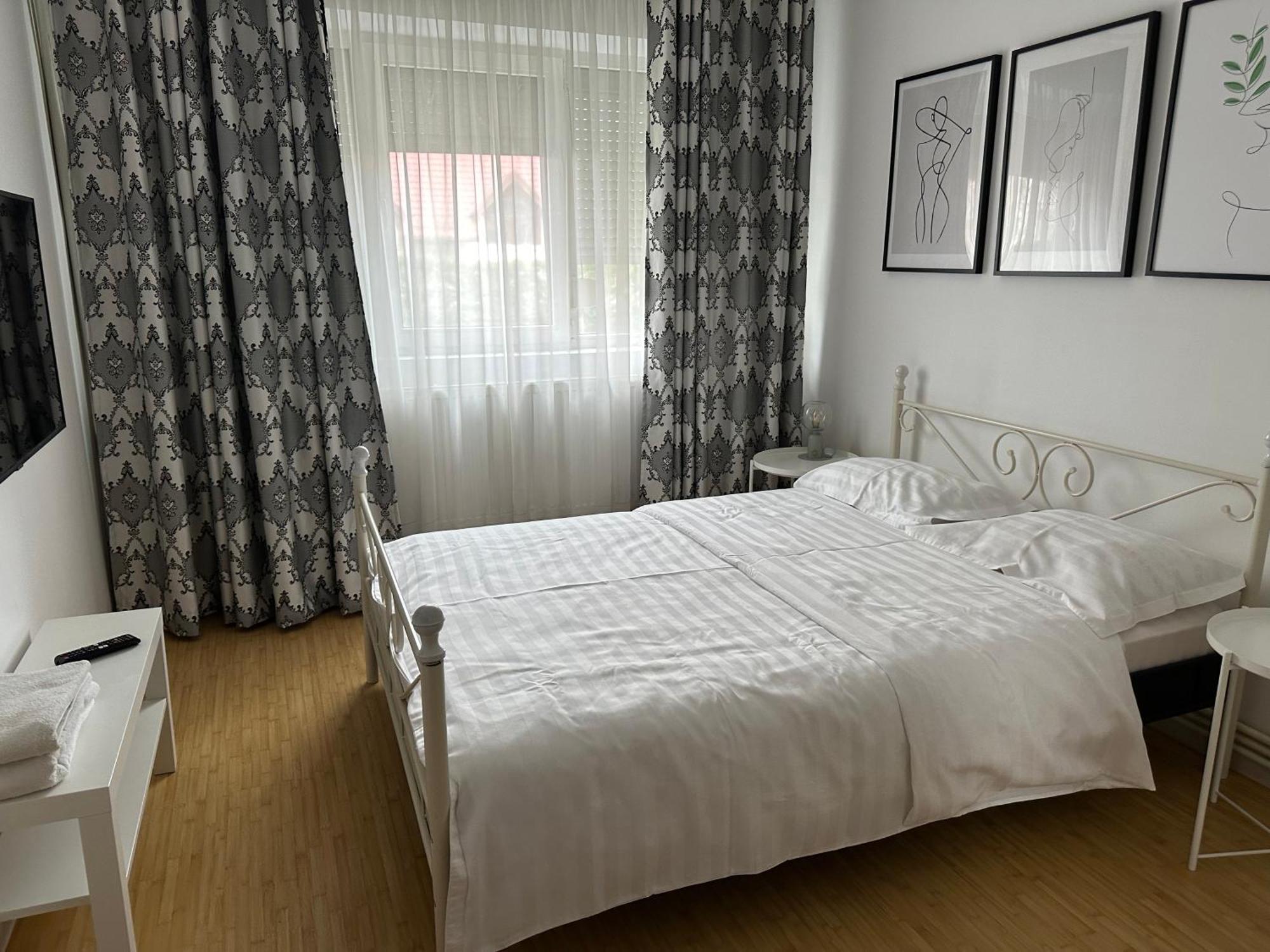 White Glamour Bodzavásár Kültér fotó